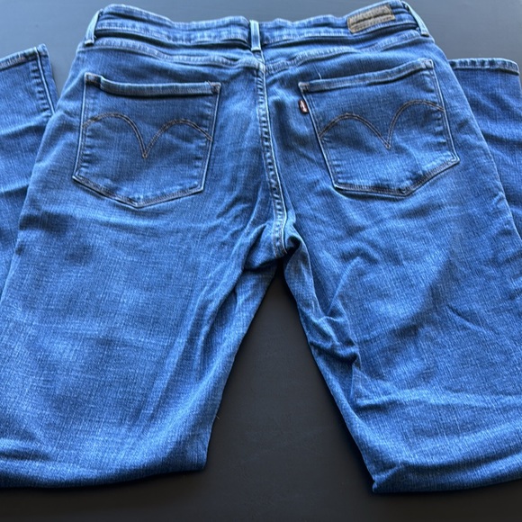 Levi’s women midrise skinny jeans - Picture 3 of 3